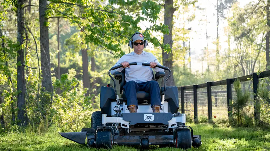 New 2026 Bobcat ZT3000 52 in. Kawasaki FT691V 22 hp White Lawn