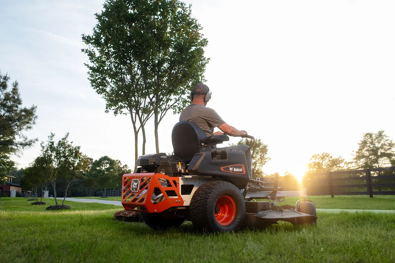 WQC 24K BEAUTRE(ビュートレ) New Bobcat ZT3000 61 in. Kawasaki FT730V 24 hp Lawn Mowers