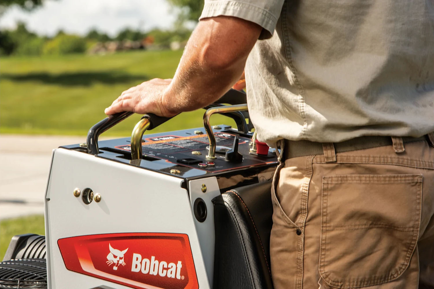 New 2026 Bobcat ZS4000 48 in. Kawasaki FX651V 20.5 hp White Lawn