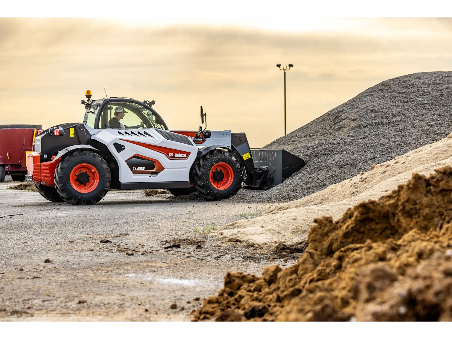 2025 Bobcat TL623 in Paso Robles, California - Photo 10