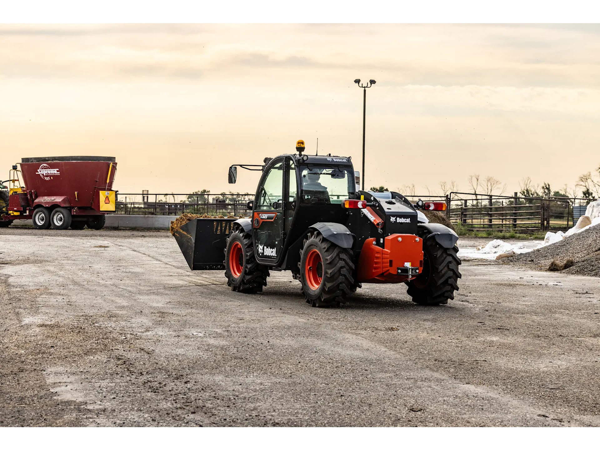 2025 Bobcat TL623 in Paso Robles, California - Photo 19