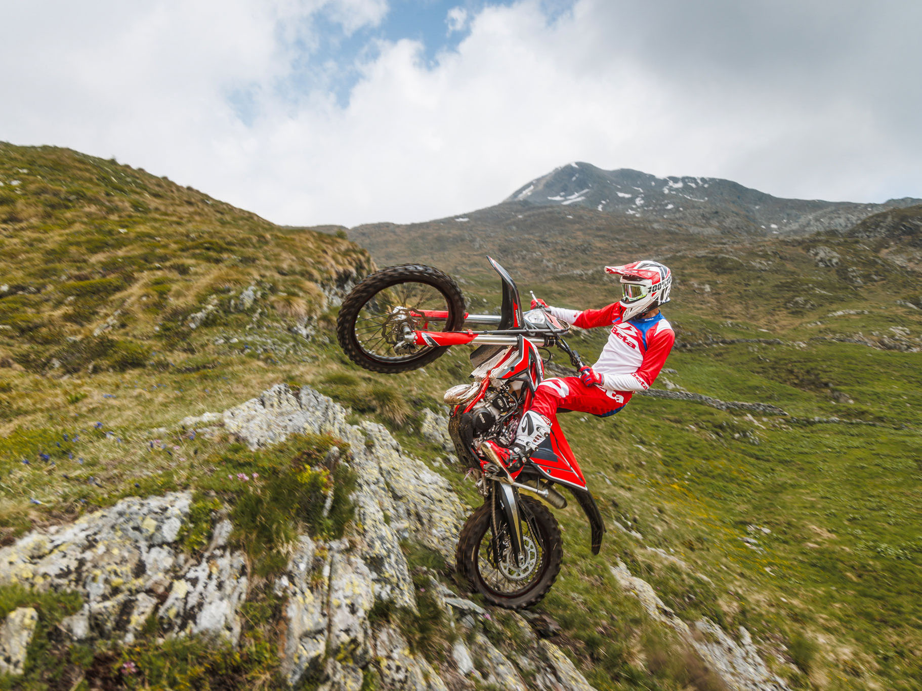 2026 Beta 300 Xtrainer Low Boy in West Bridgewater, Massachusetts - Photo 9