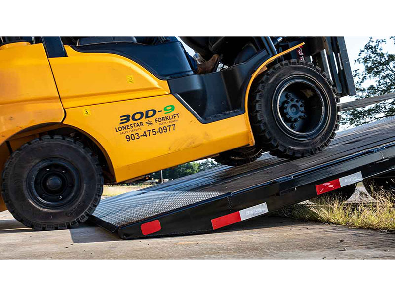 2025 Big Tex Trailers 14OT Heavy Duty Over-The-Axle Tilt Trailers 22 ft. Gooseneck in Hollister, California - Photo 2