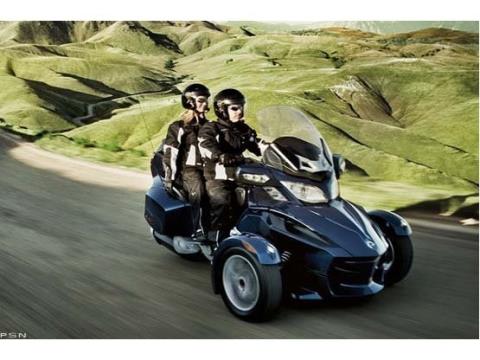 2011 Can-Am Spyder® RT-S SE5 in Manchester, New Hampshire - Photo 19