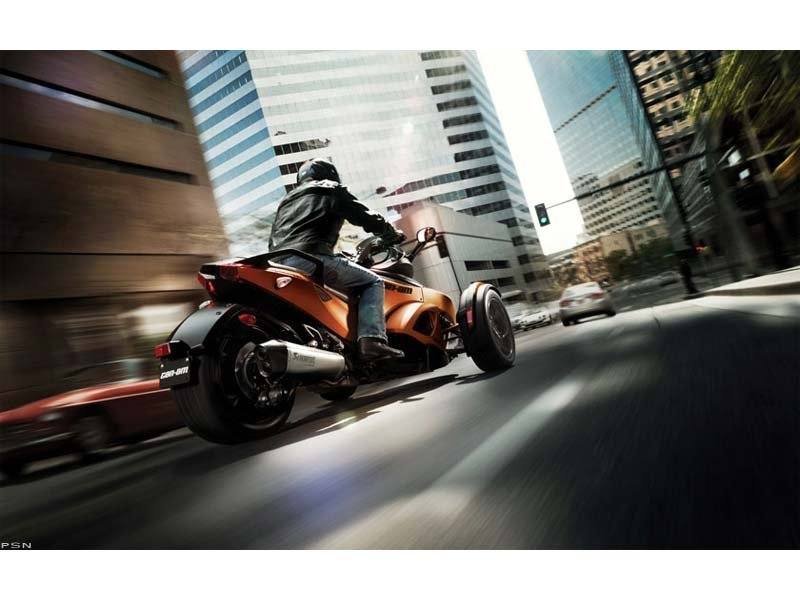 2013 Can Am Spyder photo 3