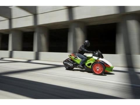 2015 Can-Am Spyder® RS-S Special Series SE5 in Huron, Ohio - Photo 8