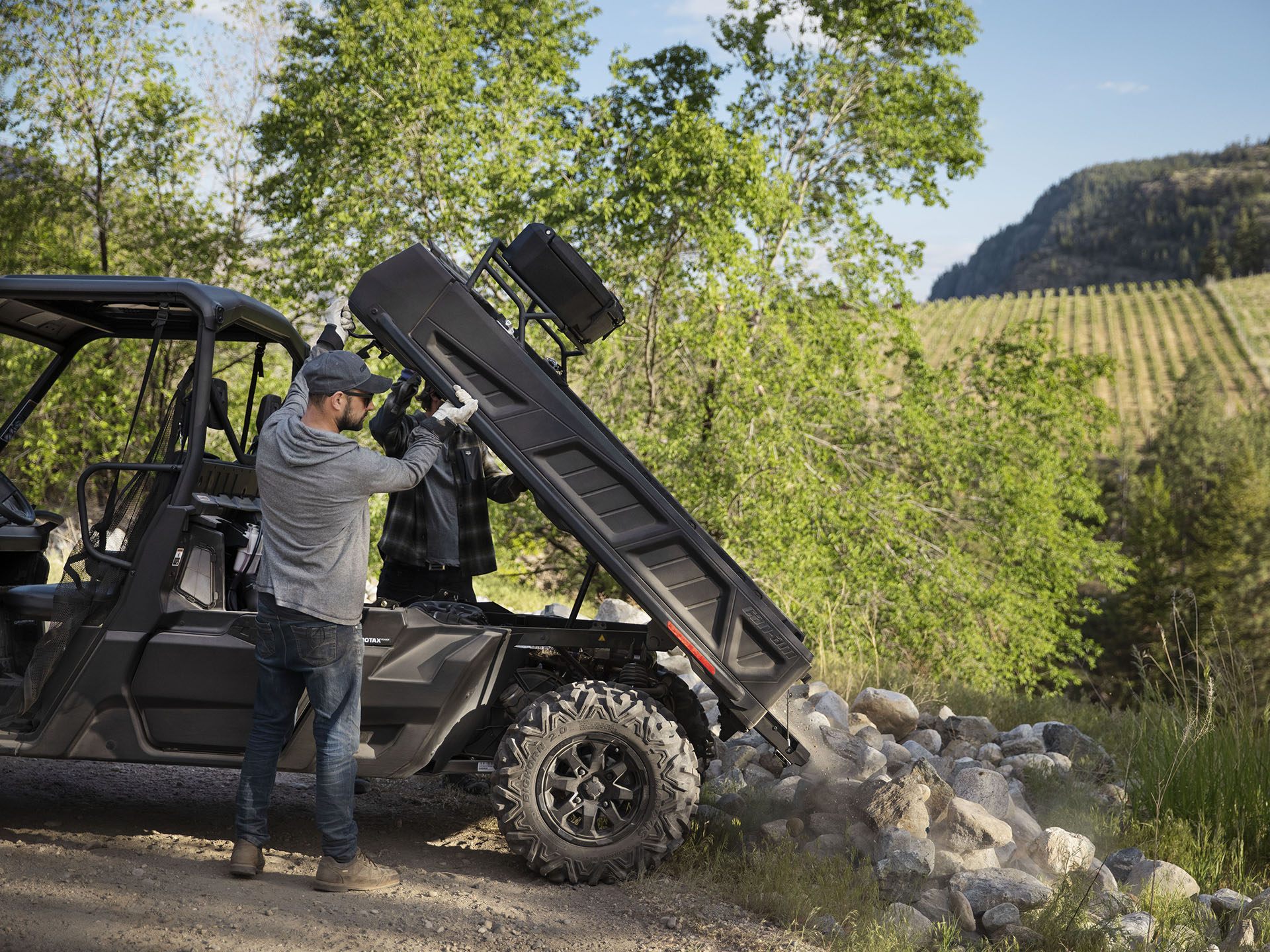 2022 Can-Am Defender Pro DPS HD10 in Columbia, Missouri - Photo 6