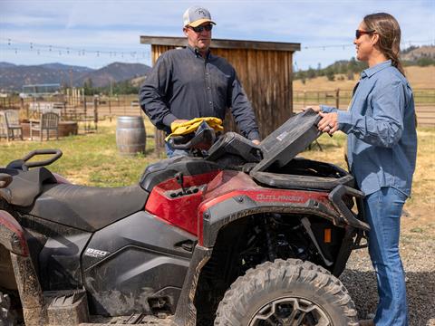 2025 Can-Am Outlander MAX XT 850 in Columbia, Missouri - Photo 8
