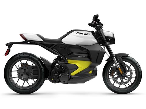 2025 Can-Am Pulse in Tyngsboro, Massachusetts - Photo 2