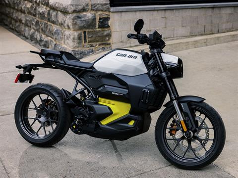 2025 Can-Am Pulse in Tyngsboro, Massachusetts - Photo 9