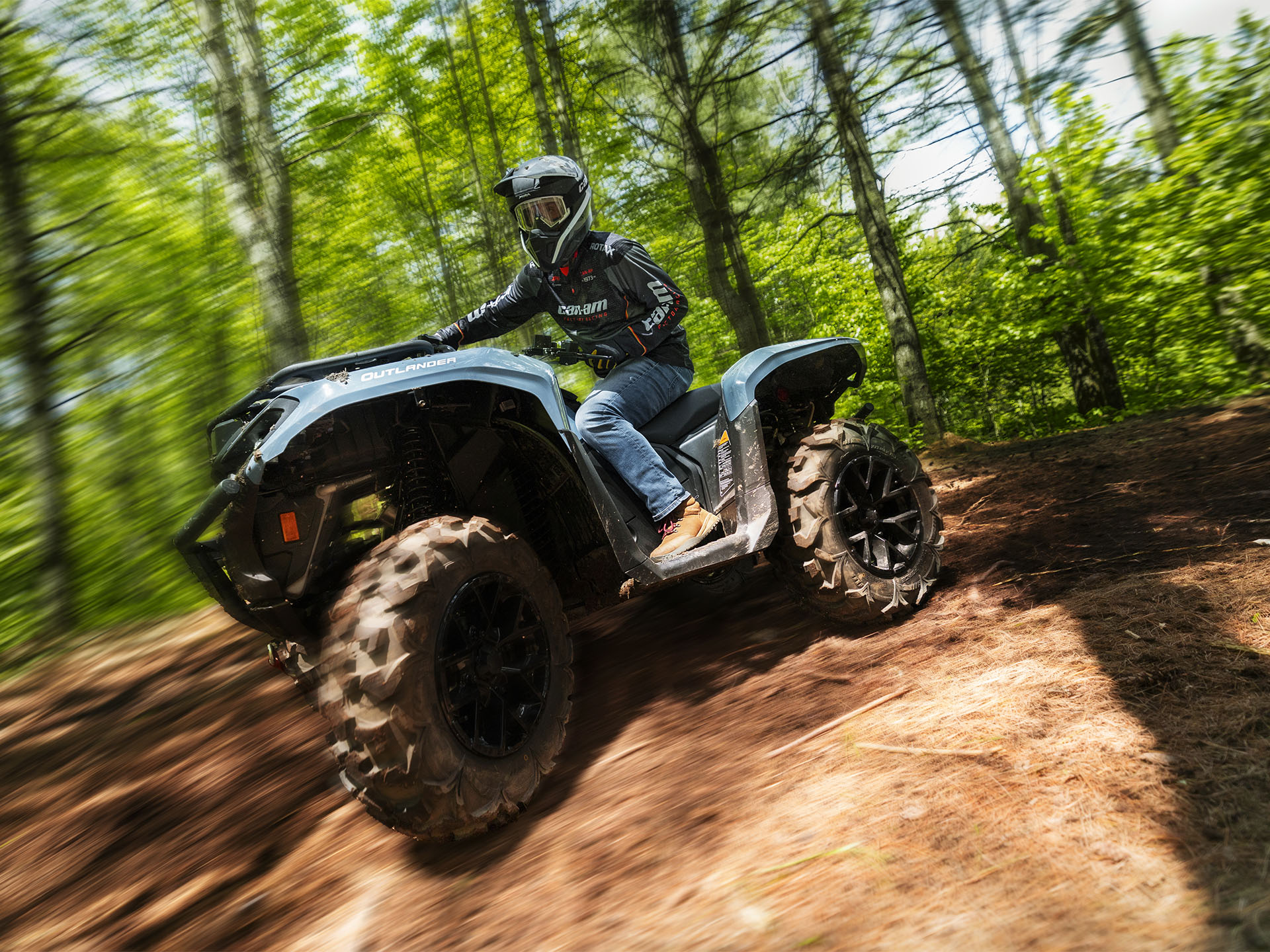 2026 Can-Am Outlander XT 700 in Tyngsboro, Massachusetts - Photo 2