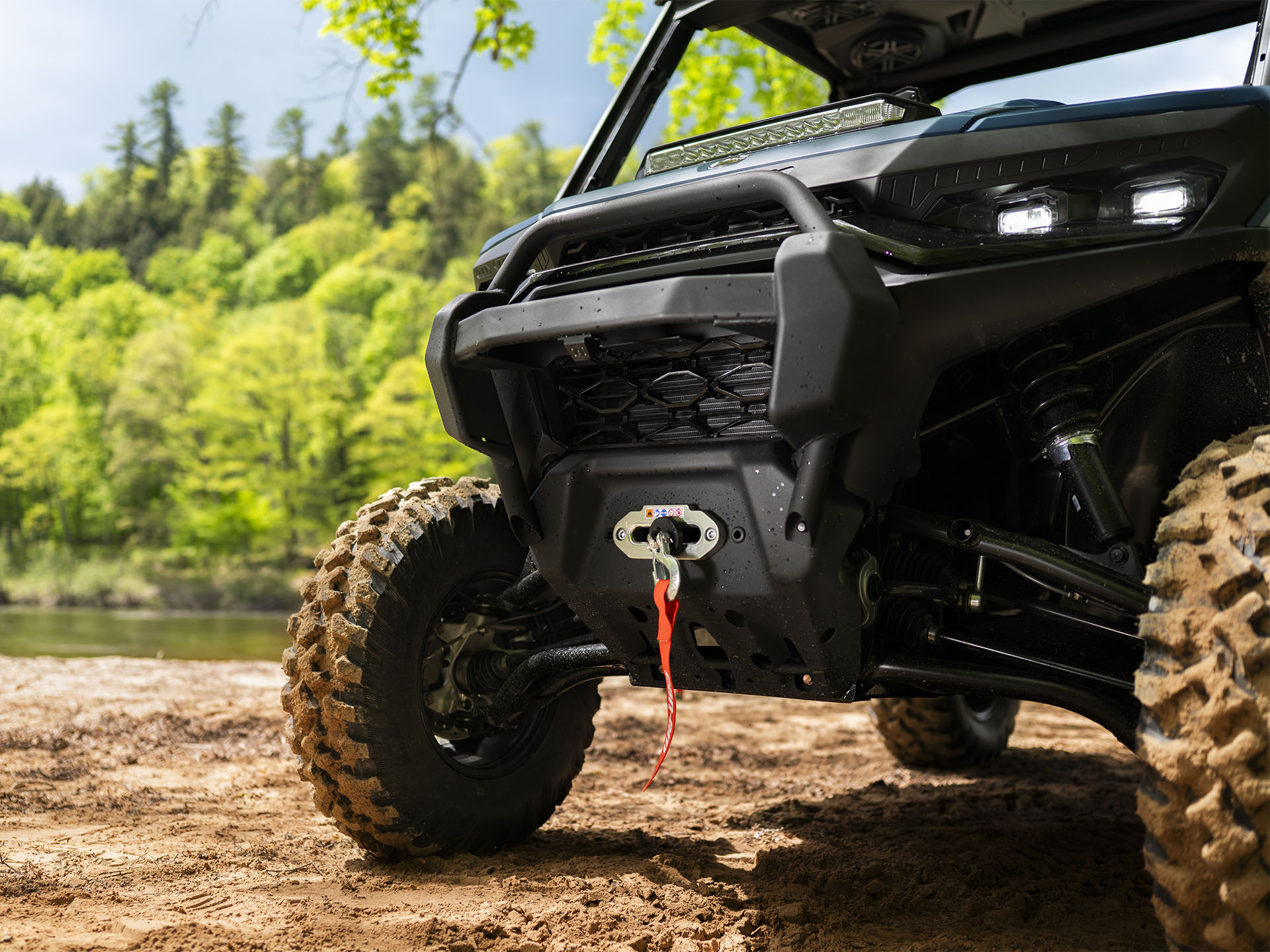 2026 Can-Am™ Defender XT HD11 with 10.25 in. touchscreen displa 8