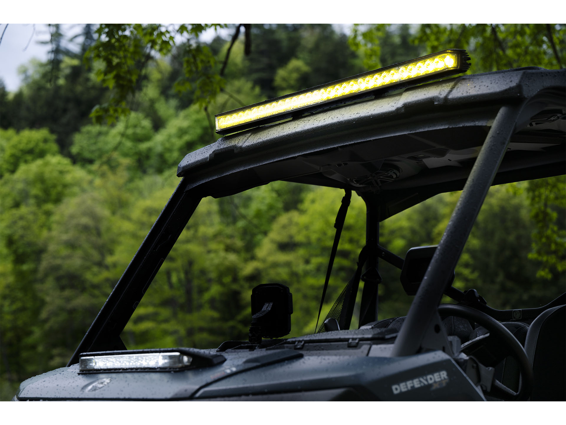 2026 Can-Am™ Defender XT HD11 with 10.25 in. touchscreen displa 9