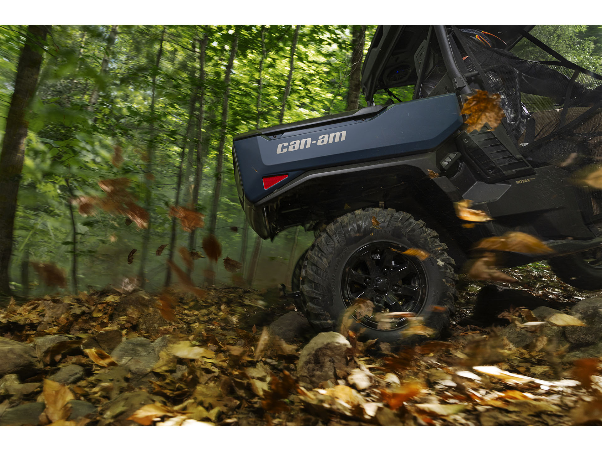 2026 Can-Am™ Defender XT HD11 with 10.25 in. touchscreen displa 10