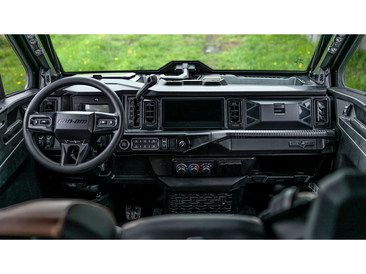 2026 Can-Am™ Defender XT HD11 with 10.25 in. touchscreen displa 7
