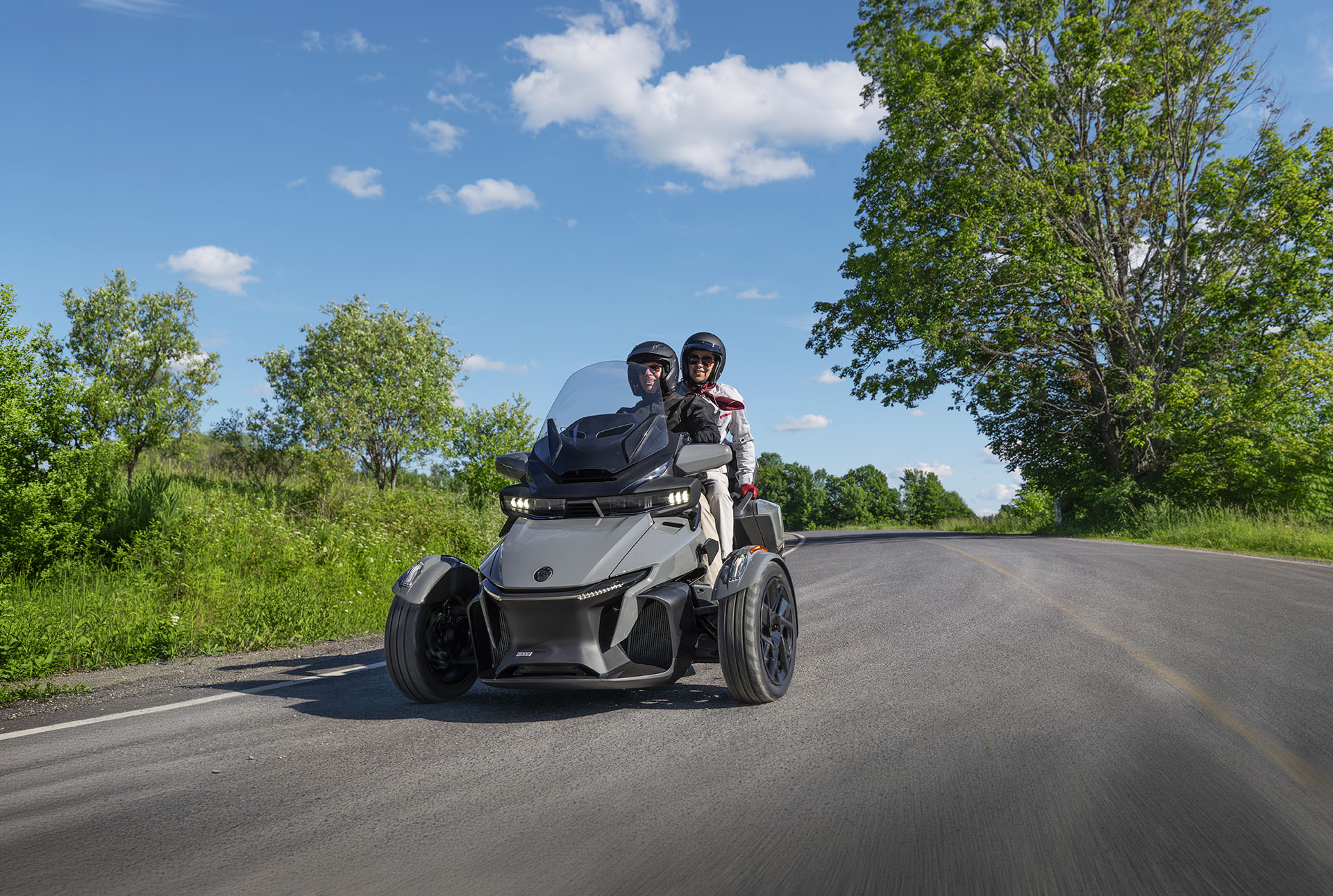 2027 Can-Am™ Spyder RT Sea-to-Sky 2