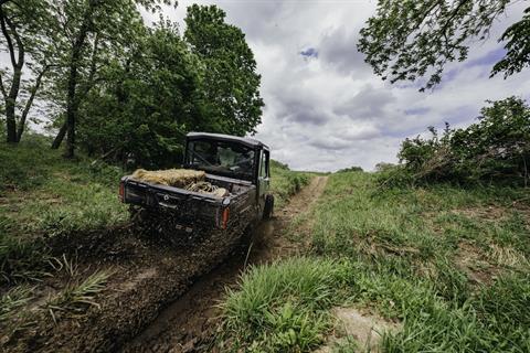 2027 Can-Am Defender DPS CAB HD10 in Sunman, Indiana - Photo 8