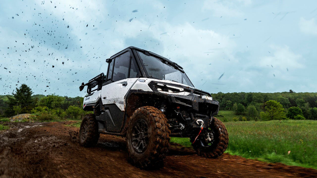 2027 Can-Am™ Defender Limited HD11 7