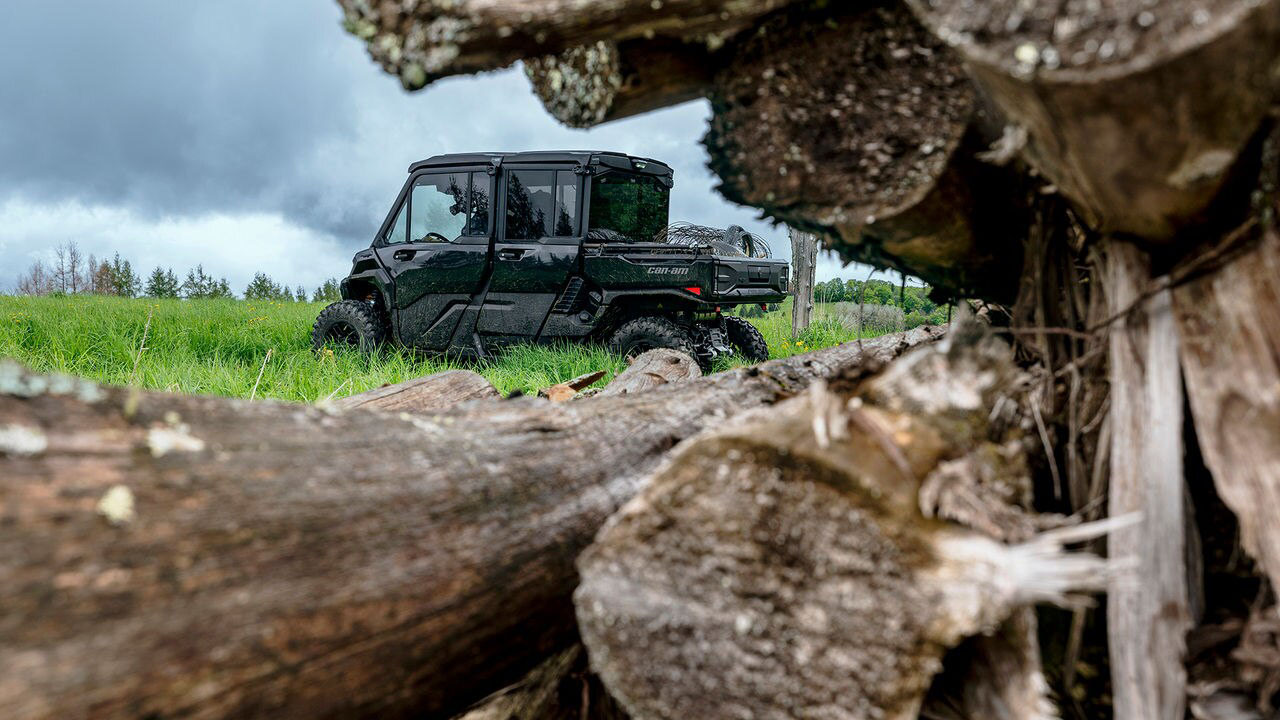 2027 Can-Am™ Defender MAX Lone Star CAB HD11 7