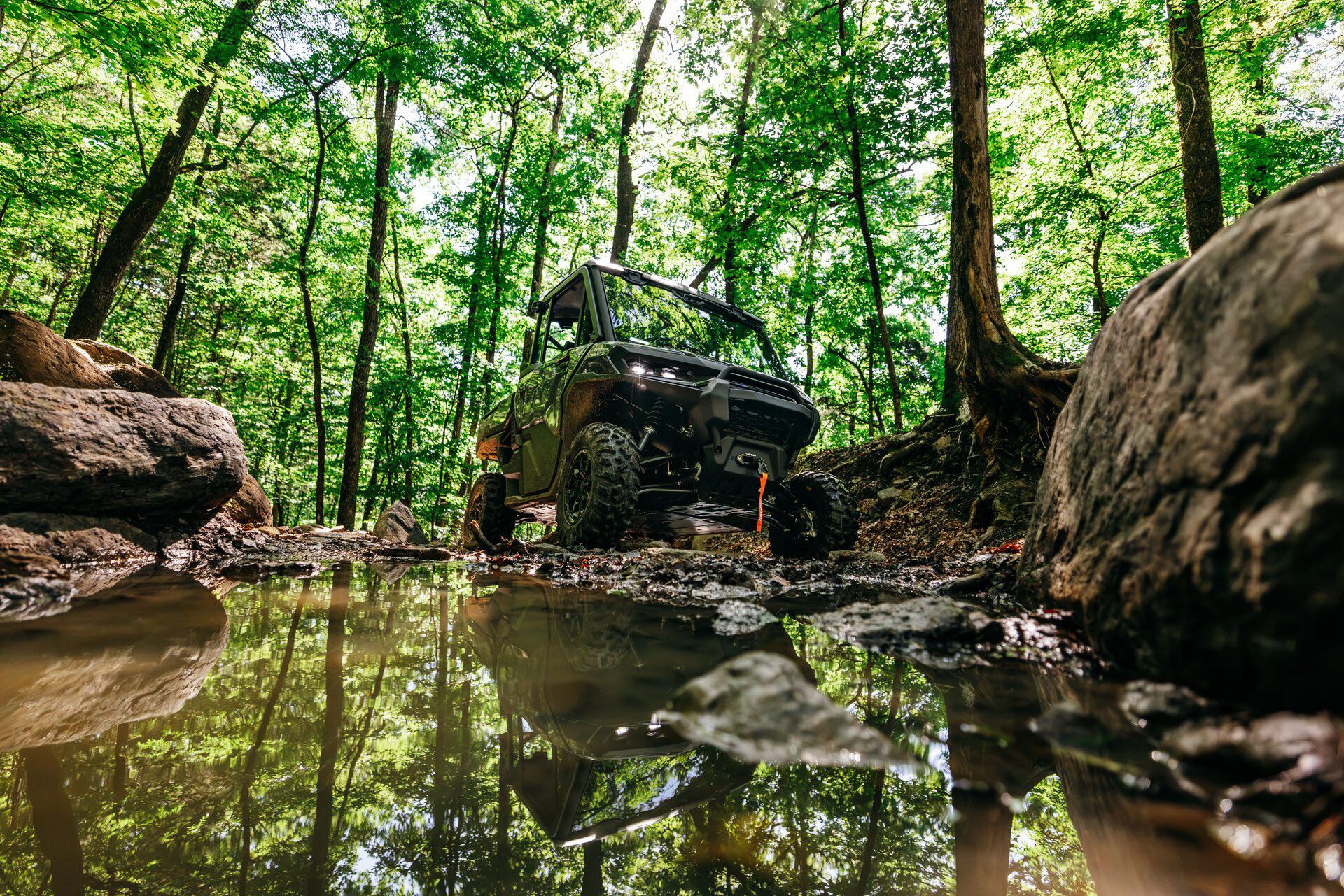 2027 Can-Am Defender XT CAB in Sunman, Indiana - Photo 11