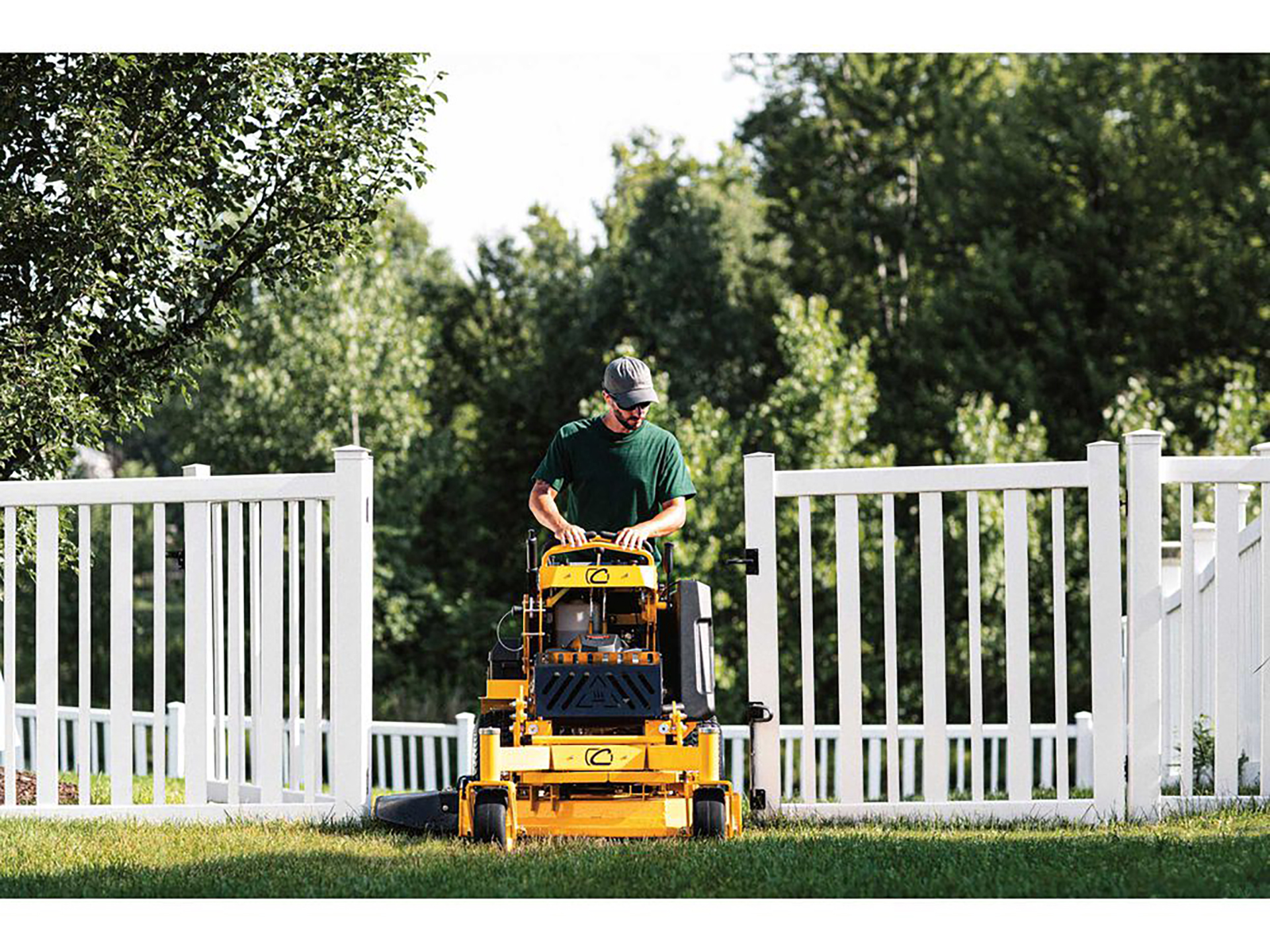 New 2025 Cub Cadet PRO X 636 36 in. Kawasaki FS600V 18.5 hp