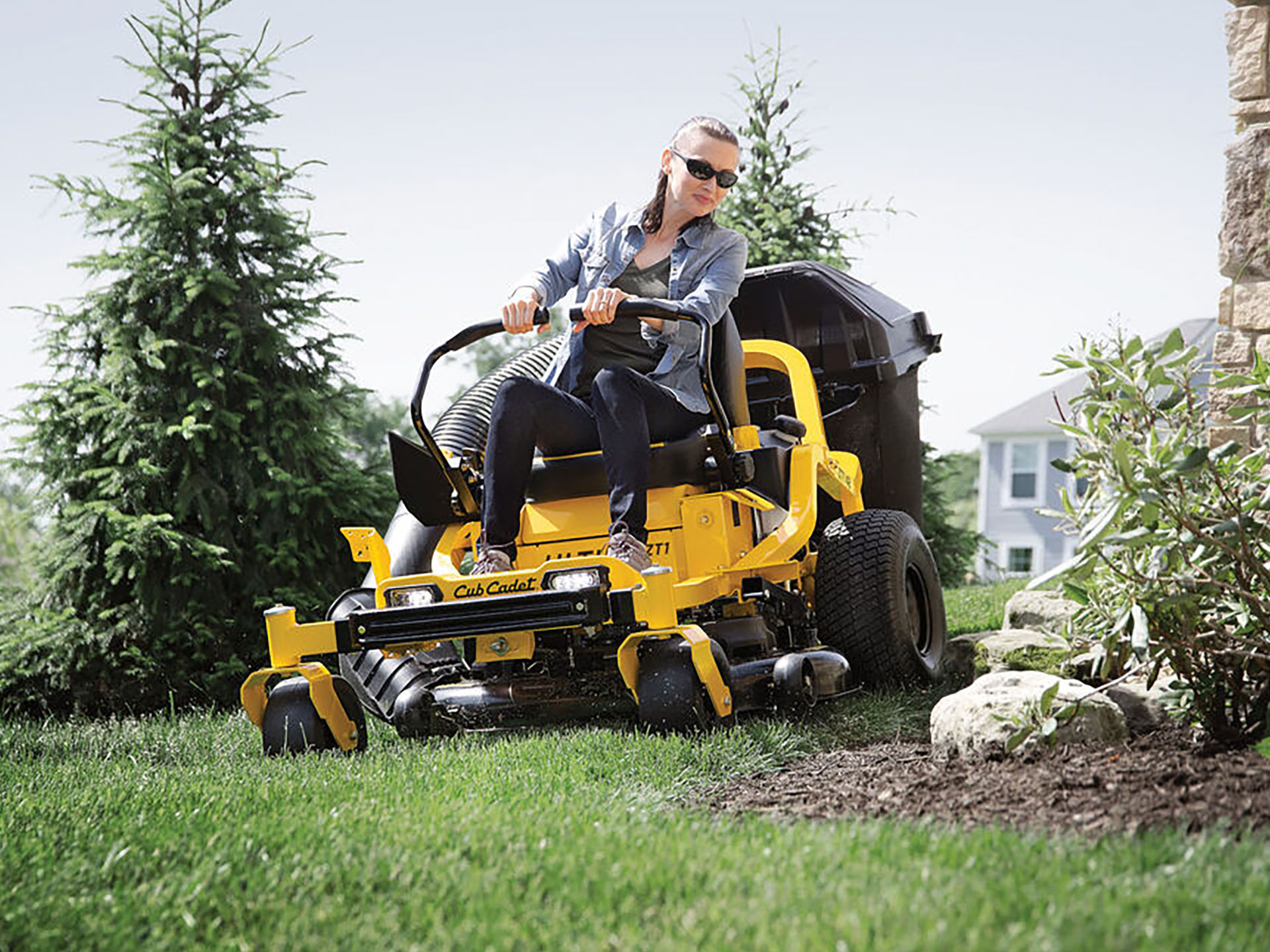 New 2025 Cub Cadet ZT1 42 in. Kawasaki FR651V 21.5 hp, O