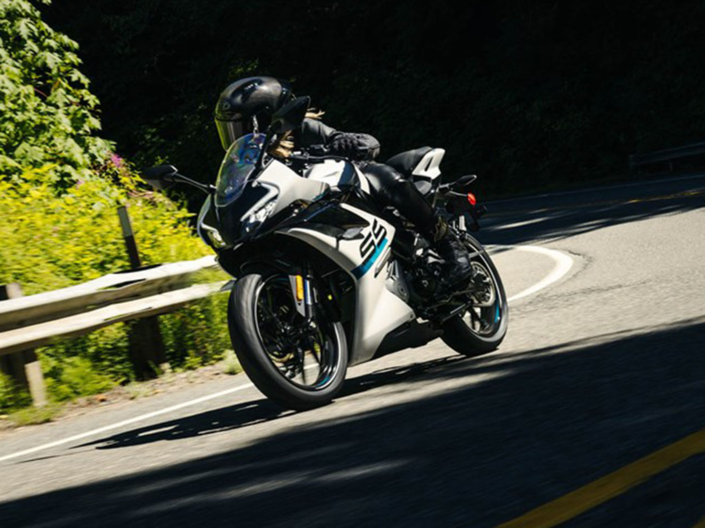 2024 CFMOTO 300SS in Indianapolis, Indiana - Photo 7