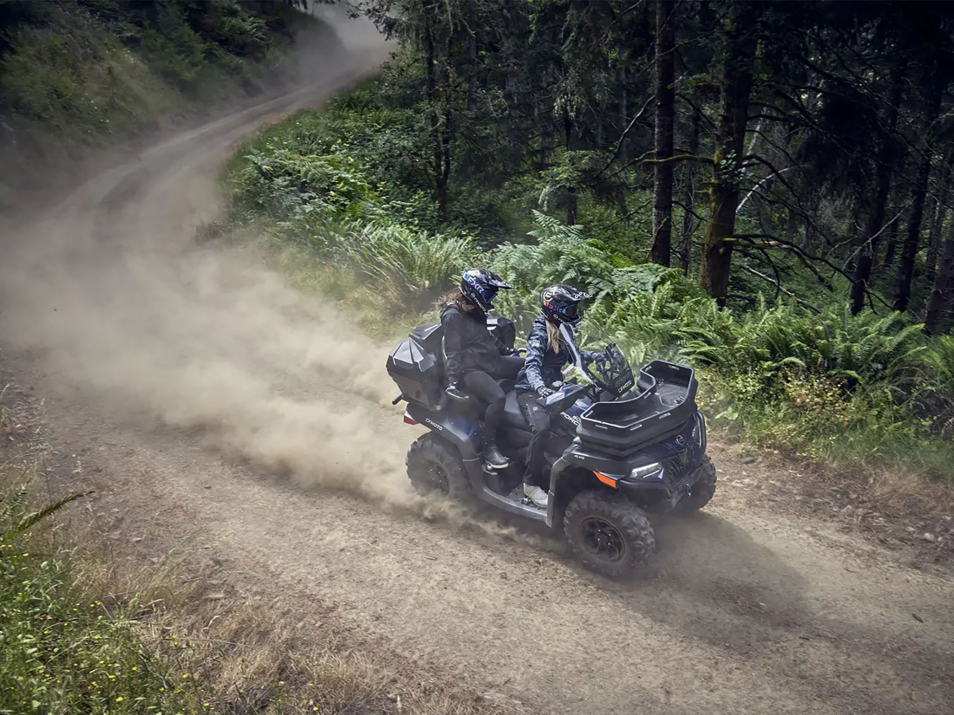 2025 CFMOTO CForce 600 Touring in Whiteland, Indiana - Photo 8