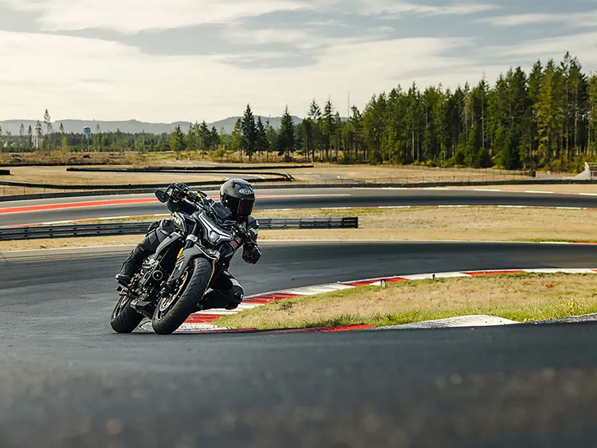 2025 CFMOTO 800NK in Saint Maries, Idaho - Photo 13