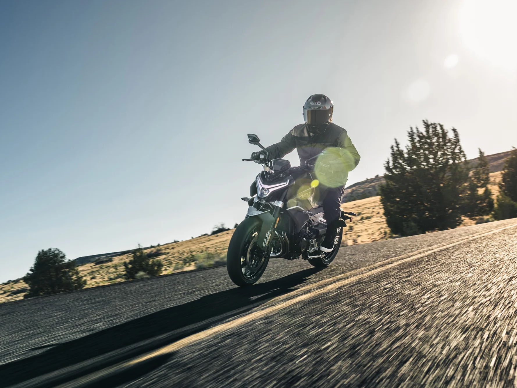 2026 CFMOTO 800NK in Topsham, Maine - Photo 8