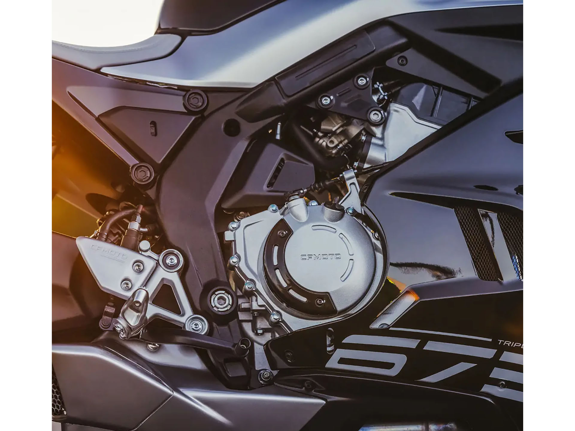 2025 CFMOTO 675SS in Columbia, South Carolina - Photo 2