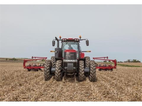 Case IH MAGNUM 200 Tractor