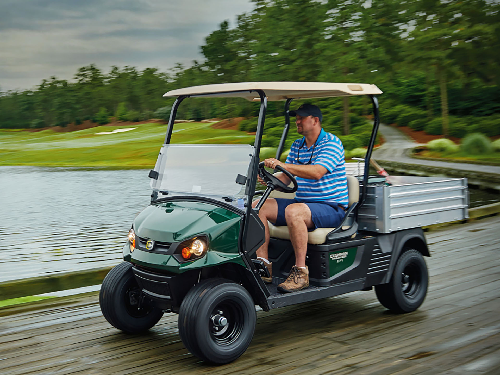 2024 Cushman Hauler 1200 EFI Gas in Laconia, New Hampshire - Photo 2