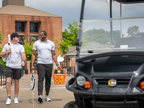 2024 Cushman Shuttle 2+2 EFI Gas in Laconia, New Hampshire - Photo 4