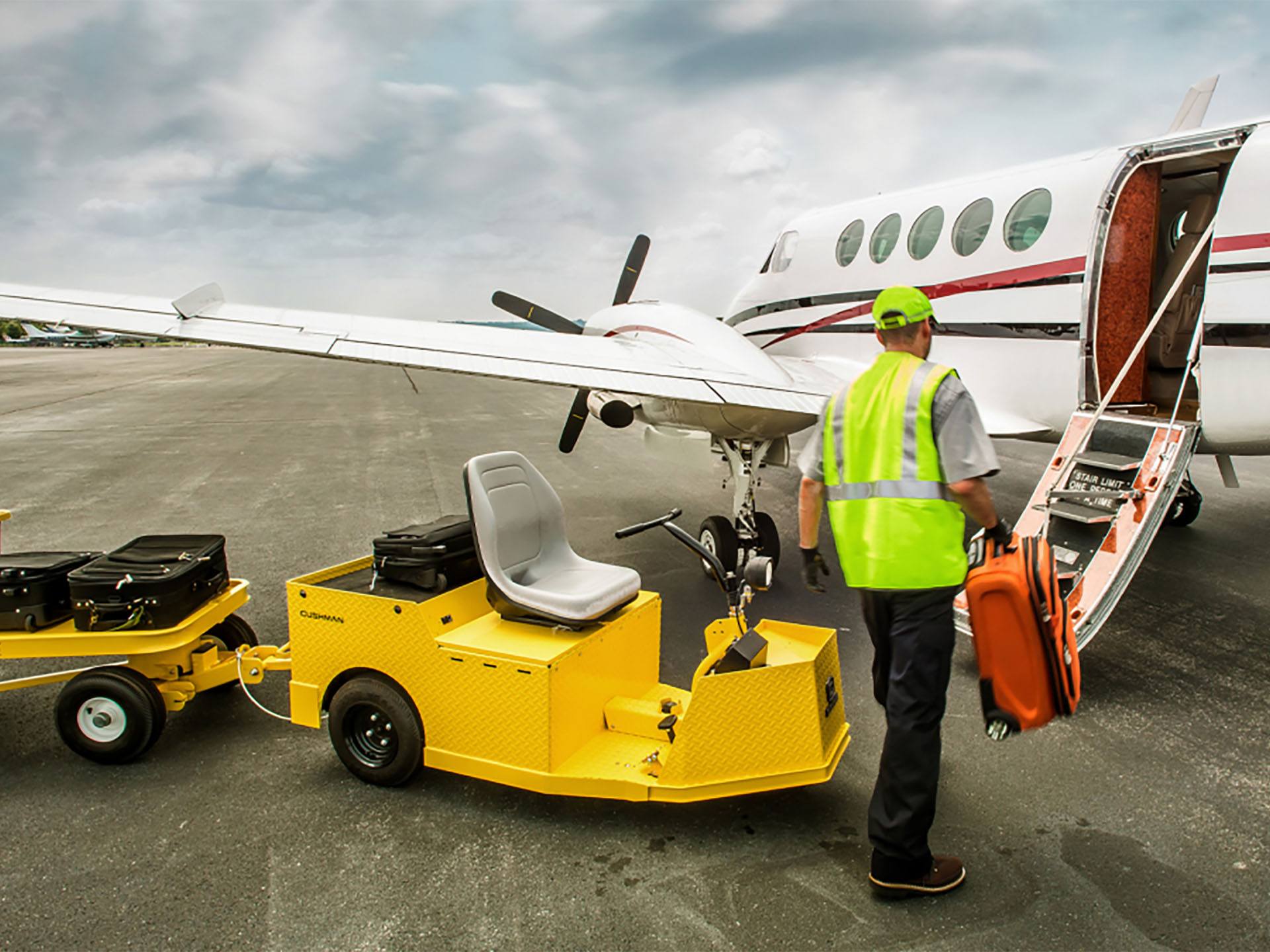 2024 Cushman Tug 8K AC Electric in Laconia, New Hampshire - Photo 9