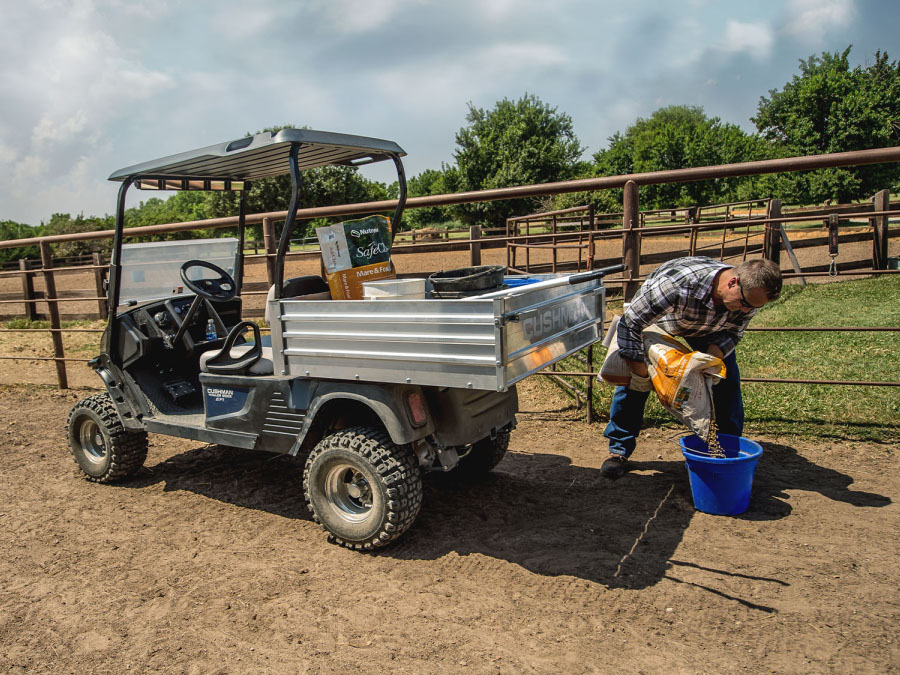 2025 Cushman Hauler 1200X EFI Gas in Laconia, New Hampshire - Photo 6