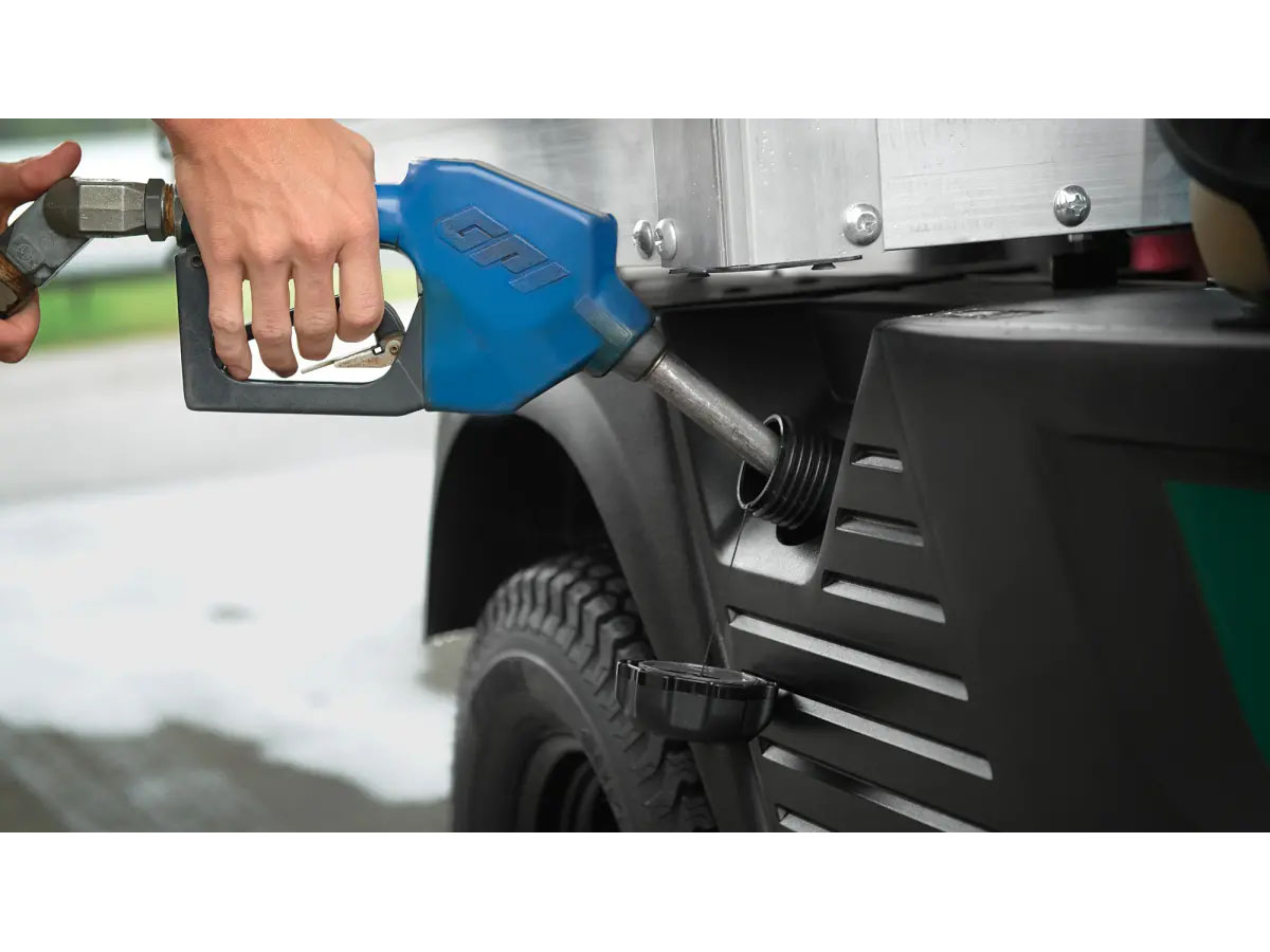 2025 Cushman Hauler 1200 EFI Gas in Laconia, New Hampshire - Photo 2