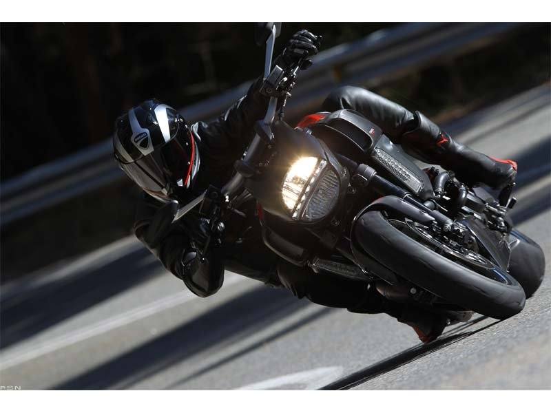 2012 Ducati Diavel Carbon in Portland, Oregon - Photo 26