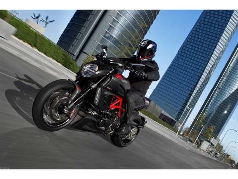 2012 Ducati Diavel Carbon in Portland, Oregon - Photo 25