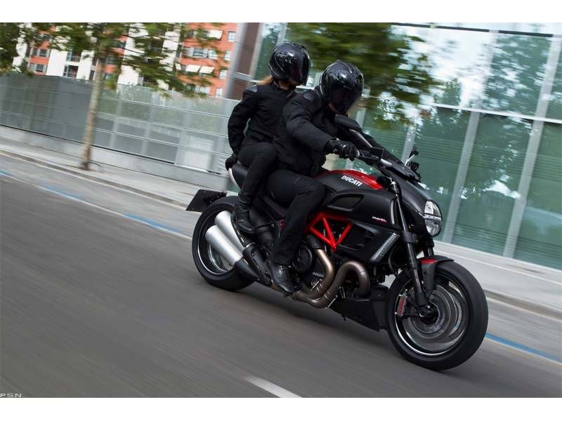 2012 Ducati Diavel Carbon in Portland, Oregon - Photo 27