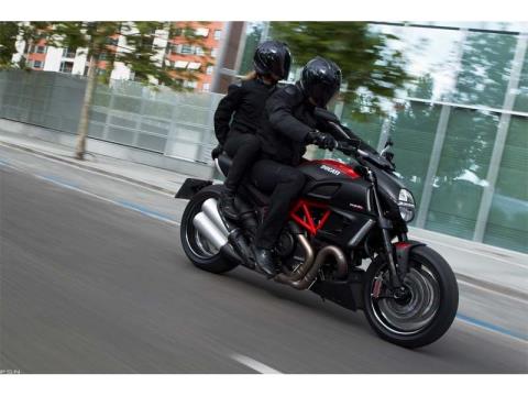 2012 Ducati Diavel Carbon in Portland, Oregon - Photo 27