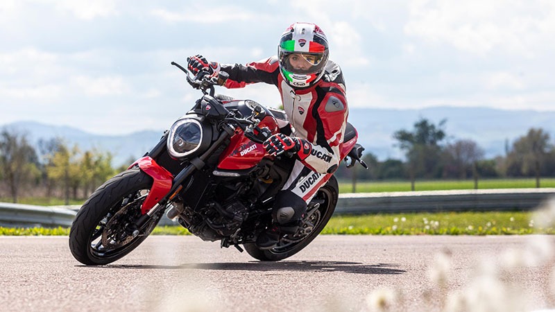 2022 Ducati Monster + in Portland, Oregon - Photo 12