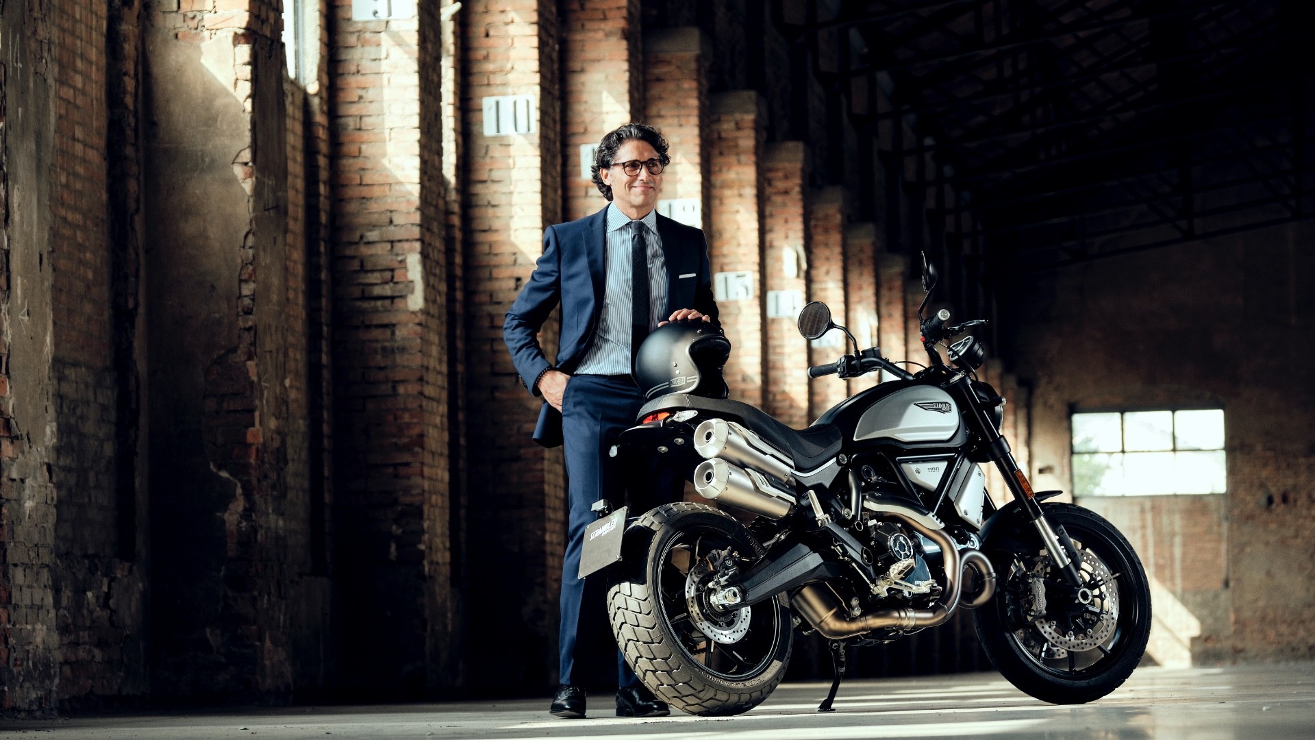 2022 Ducati Scrambler 1100 Dark PRO in Portland, Oregon - Photo 5