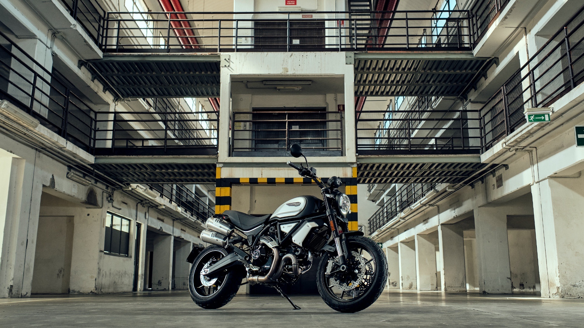 2022 Ducati Scrambler 1100 Dark PRO in Portland, Oregon - Photo 6
