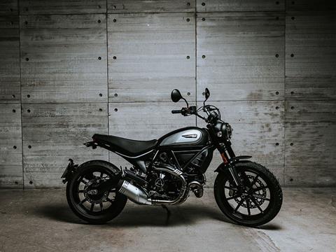 2022 Ducati Scrambler Icon Dark in Fort Myers, Florida - Photo 23