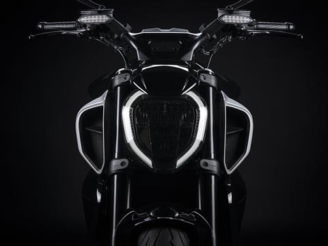 2024 Ducati Diavel V4 in Portland, Oregon - Photo 10