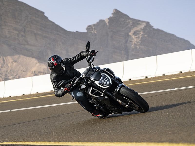 2024 Ducati Diavel V4 in Portland, Oregon - Photo 20