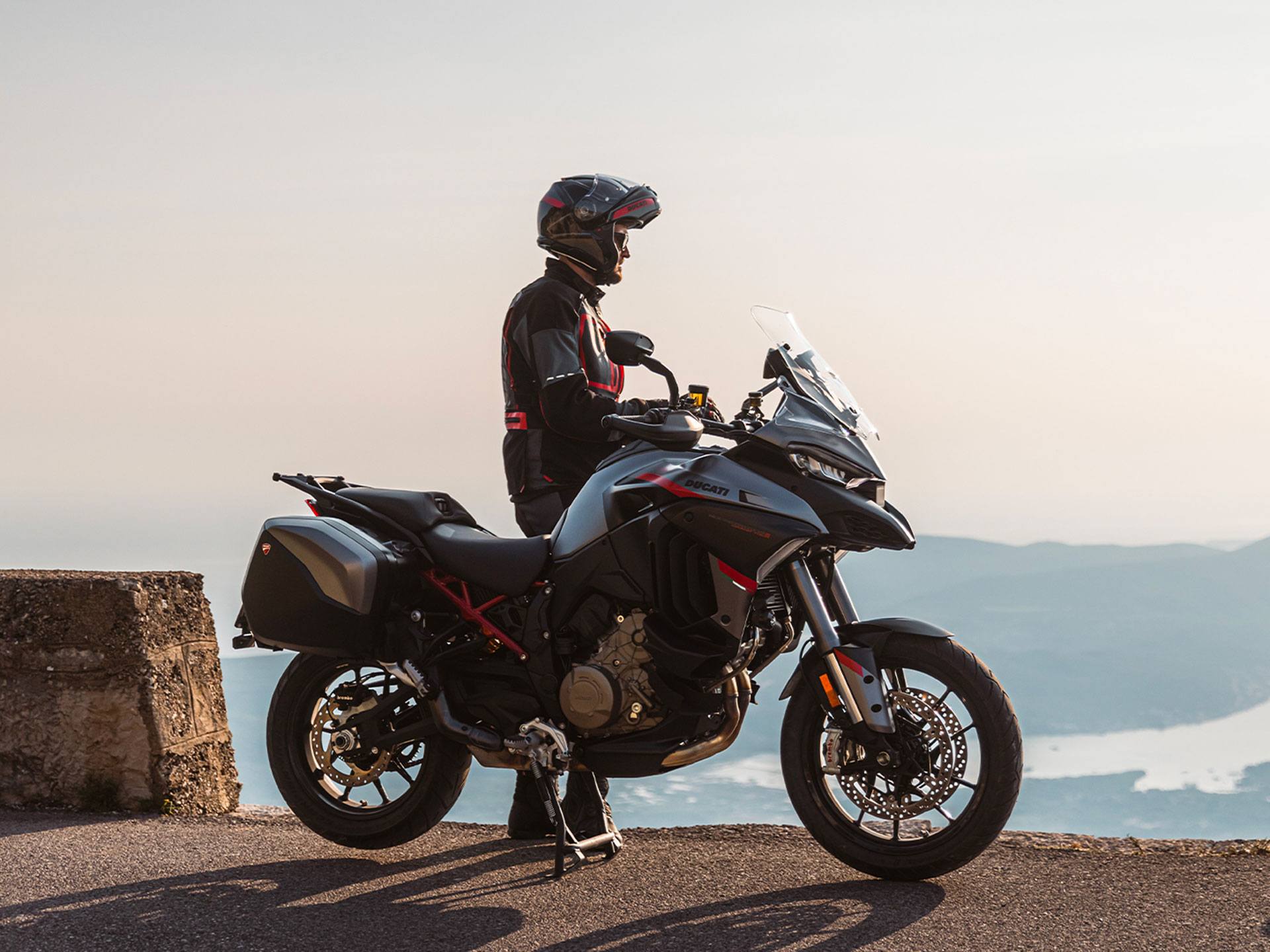 2024 Ducati Multistrada V4 S Grand Tour in Portland, Oregon - Photo 15