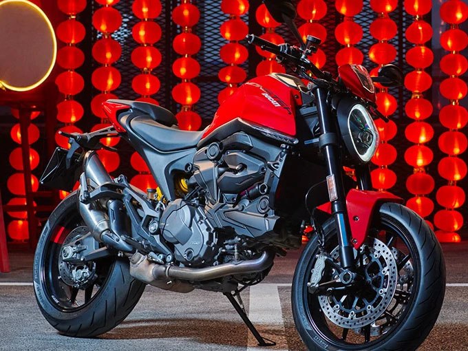 2024 Ducati Monster + in Portland, Oregon - Photo 11