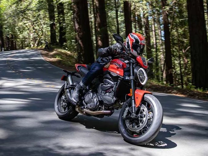 2024 Ducati Monster + in Portland, Oregon - Photo 13